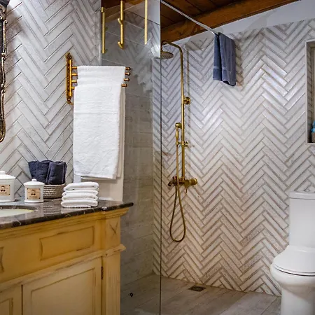 Selena - Stone With View And Fireplace بيت للعطل Kernitsa