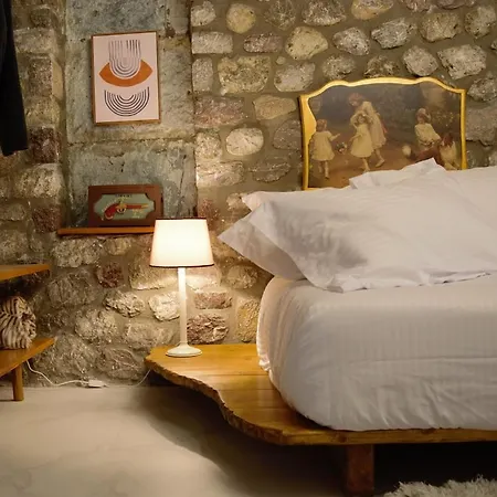 Selena - Stone With View And Fireplace Kernitsa