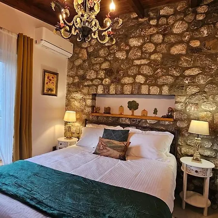 Selena - Stone With View And Fireplace Kernitsa