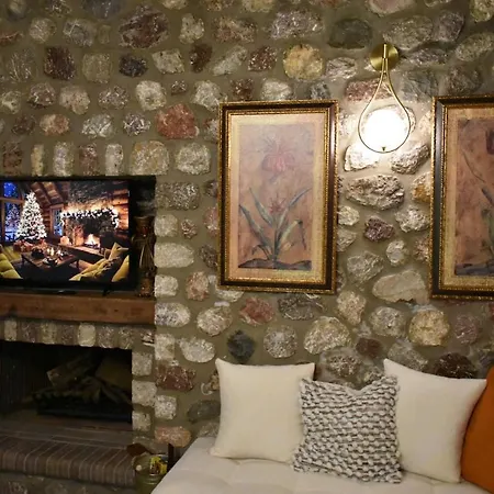 Selena - Stone With View And Fireplace Сasa de vacaciones Kernitsa