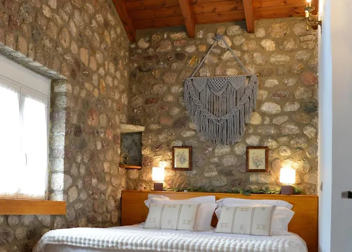 بيت للعطل Selena - Stone With View And Fireplace Kernitsa